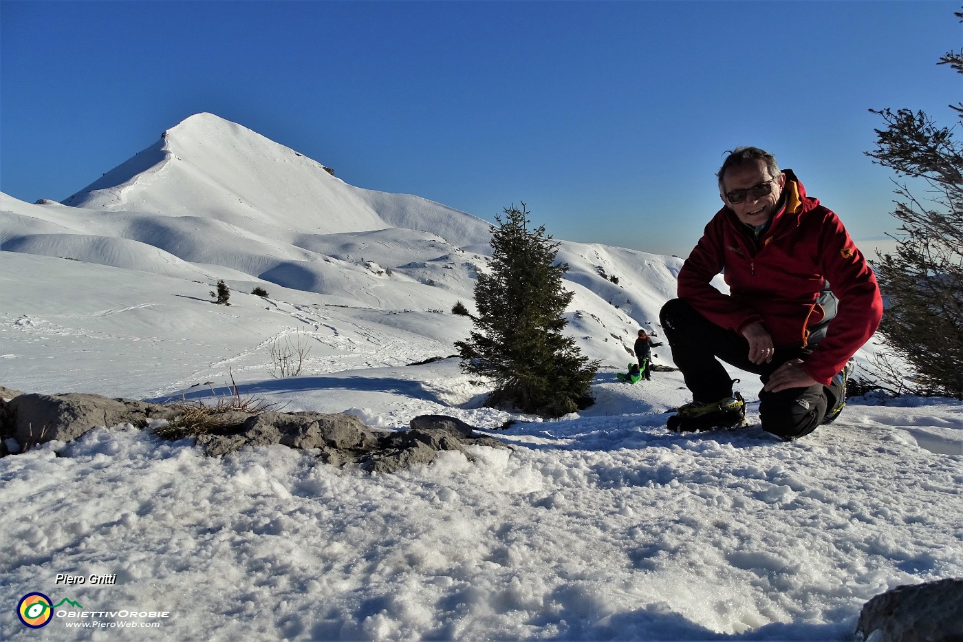 78 Dal Rif. Nicola bella vista in Sodadura baciato dal sole.JPG